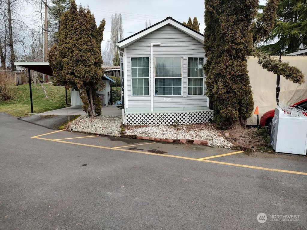 Photo of 14322 Admiralty Way #28, Lynnwood, WA 98087 (MLS # 2043957)