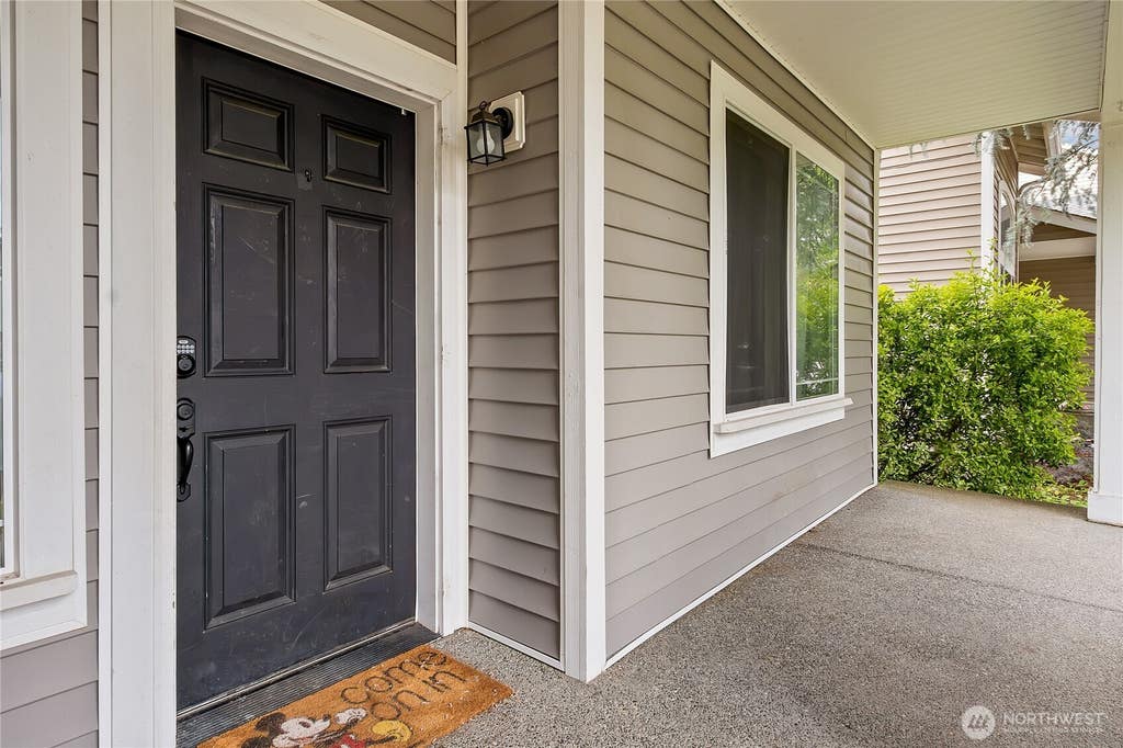 Photo of 16335 Richmont Court SE, Yelm, WA 98597 (MLS # 2536778)
