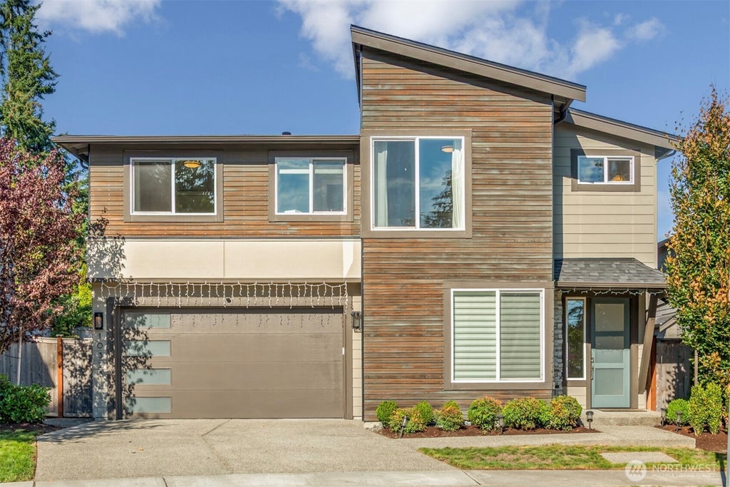 Photo of 10323 133rd Court NE, Redmond, WA 98033 (MLS # 2593242)