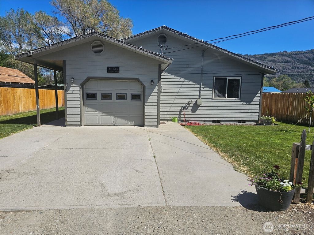 Photo of 315 Juniper Street, Oroville, WA 98844 (MLS # 2519091)