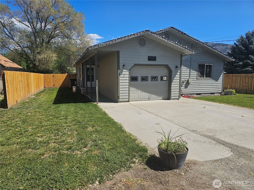 Photo of 315 Juniper Street, Oroville, WA 98844 (MLS # 2519091)