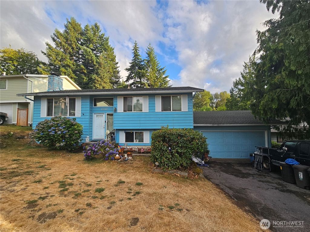 Photo of 12717 SE 190th Place Pl S, Renton, WA 98058 (MLS # 2418283)
