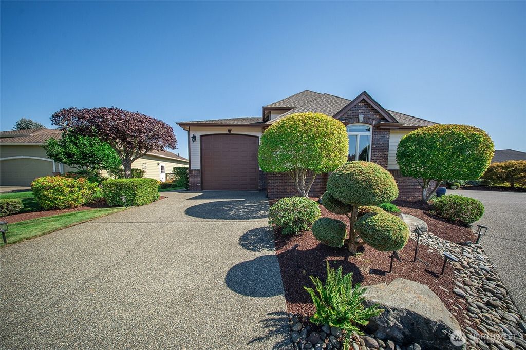 Photo of 15301 147th Avenue E, Orting, WA 98360 (MLS # 2455727)