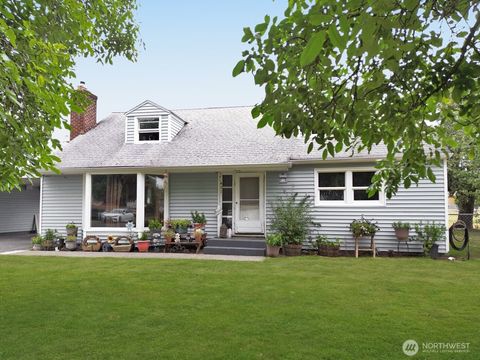 Photo of 401 South Street, Centralia, WA 98531 (MLS # 2410355)