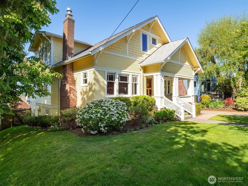 Photo of 402 Halladay Street, Seattle, WA 98109 (MLS # 2377485)