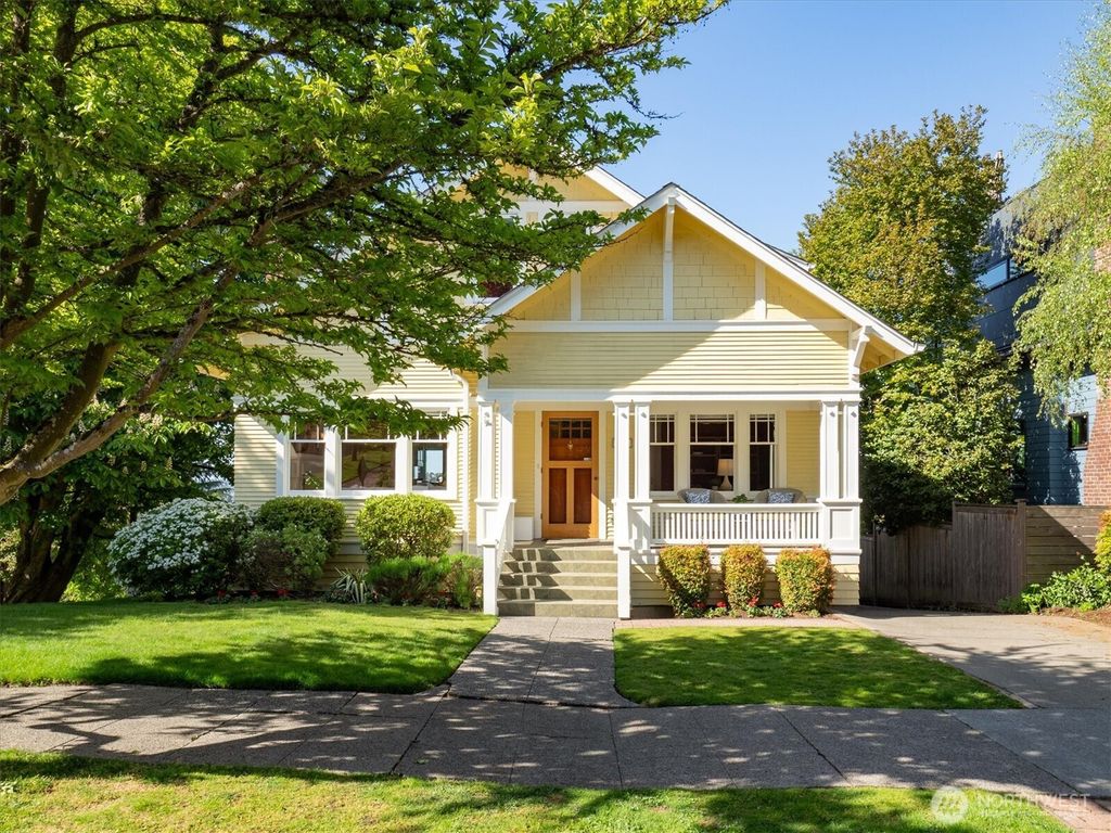 Photo of 402 Halladay Street, Seattle, WA 98109 (MLS # 2377485)