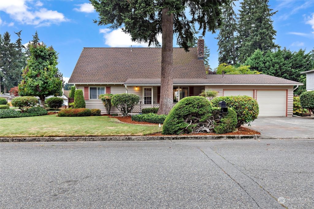 Photo of 14019 147th Place SE, Renton, WA 98059 (MLS # 2158232)