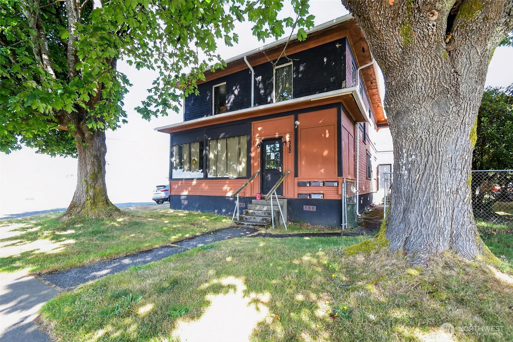 208 N M Street