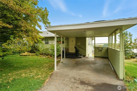 Photo of 1009 College Street, Milton-Freewater, OR 97863 (MLS # 2429474)