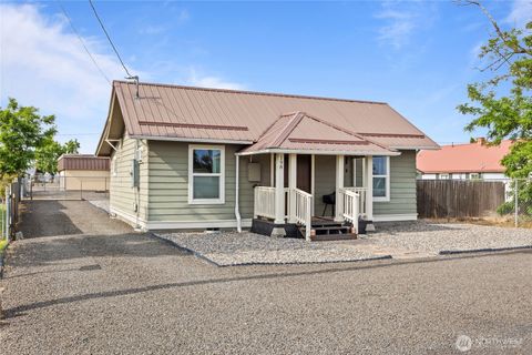 Photo of 198 3rd Street, Touchet, WA 99360 (MLS # 2530484)