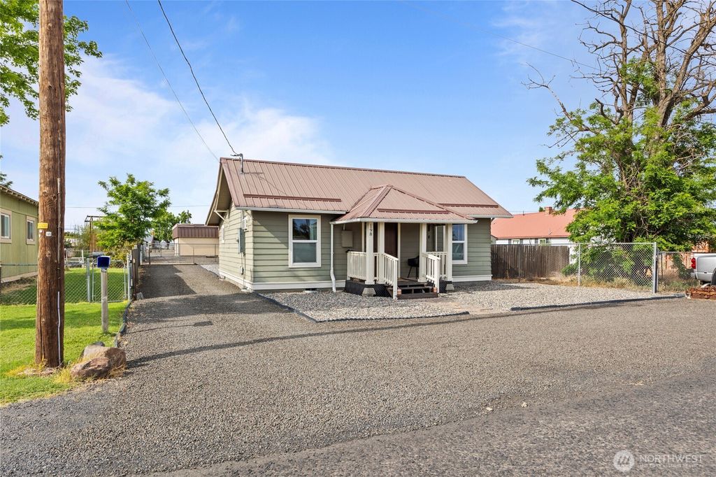 Photo of 198 3rd Street, Touchet, WA 99360 (MLS # 2530484)