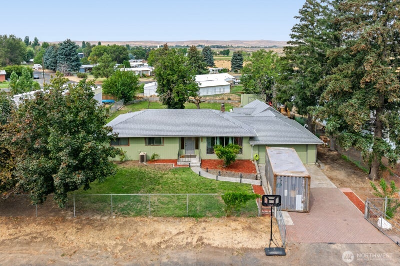 156 Warden Avenue NW