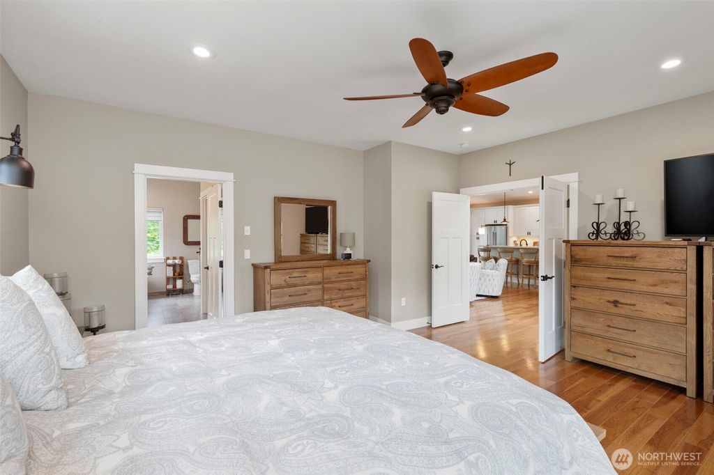listing image 9362113486561076888