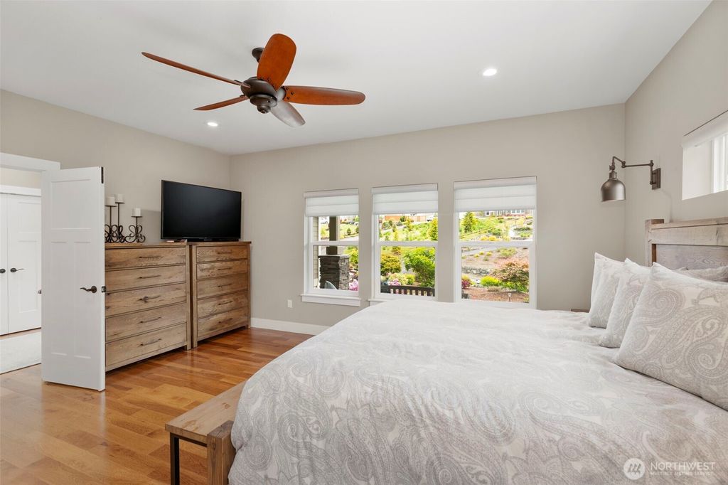listing image 9363431627568751516