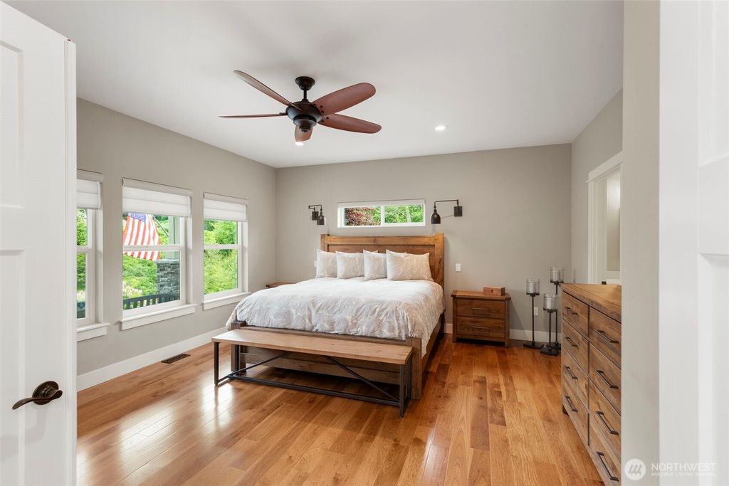 listing image 9366158464585365942