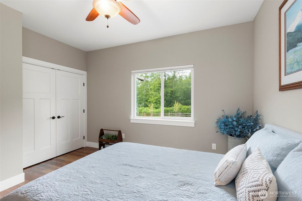 listing image 9360258735123611207
