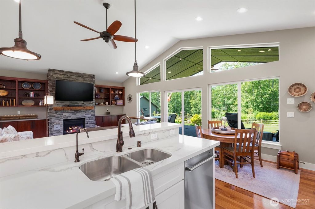 listing image 9364179295106244986