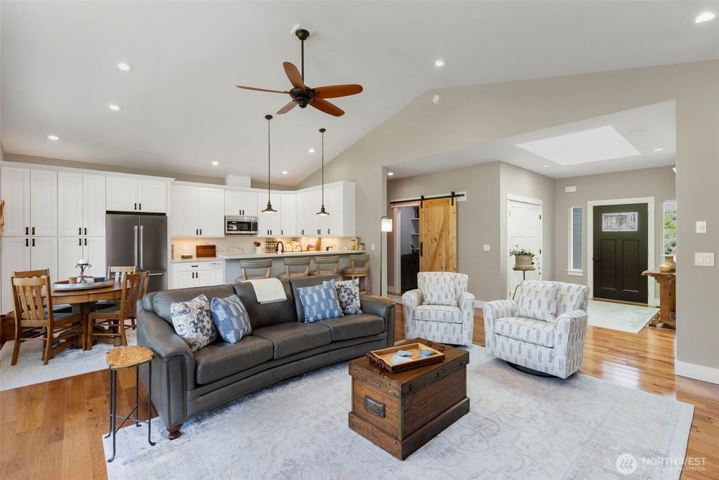 listing image 9360855615954068313