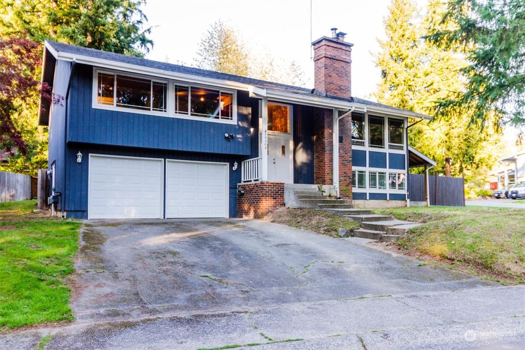 Photo of 14304 117th Place NE, Kirkland, WA 98034 (MLS # 2062570)