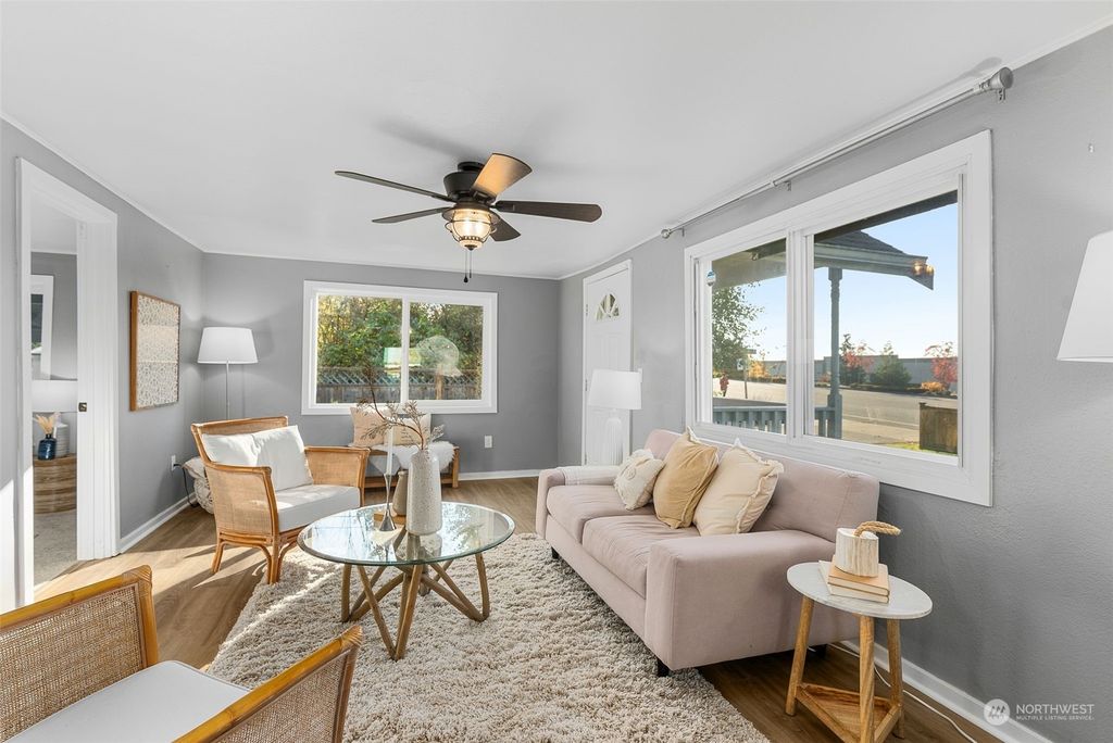 Photo of 20840 24th Avenue S, SeaTac, WA 98198 (MLS # 2179028)