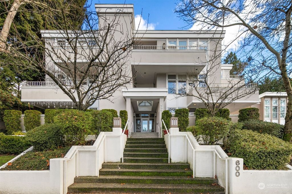 Photo of 600 Bellevue Way SE #102, Bellevue, WA 98004 (MLS # 2190031)