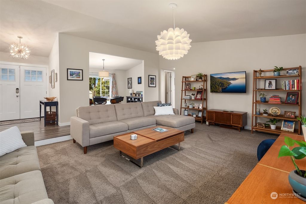 Photo of 31512 42nd Avenue SW, Federal Way, WA 98023 (MLS # 2192016)