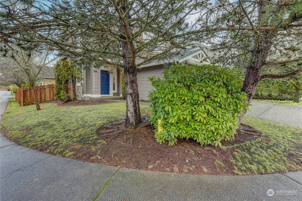 Photo of 24002 SE 12th Place, Sammamish, WA 98075 (MLS # 2191998)