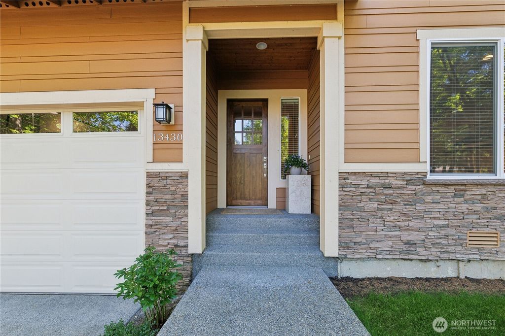 Photo of 13430 Patriot Way SE, Renton, WA 98059 (MLS # 2507709)