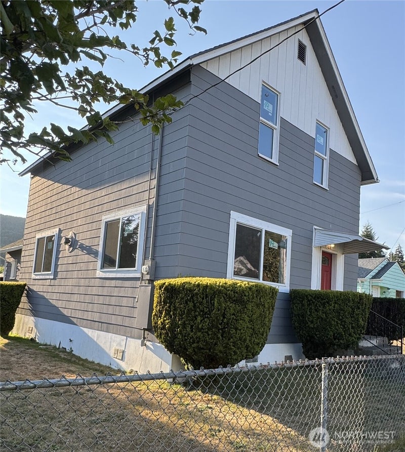 1118 Larch Street