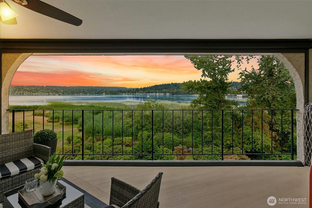 Photo of 16925 Inglewood Road NE #B305, Kenmore, WA 98028 (MLS # 2431207)