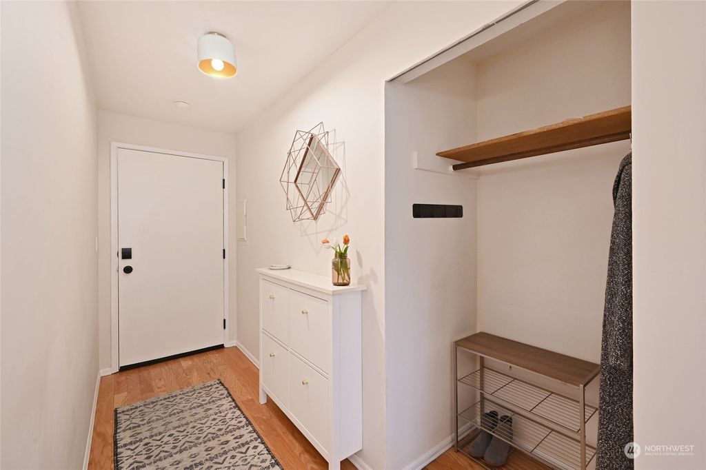 Photo of 3820 NE 155th Place #403, Lake Forest Park, WA 98155 (MLS # 2060917)