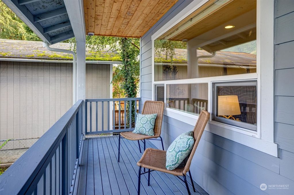 Photo of 324 E 2nd Street #B, North Bend, WA 98045 (MLS # 2296256)