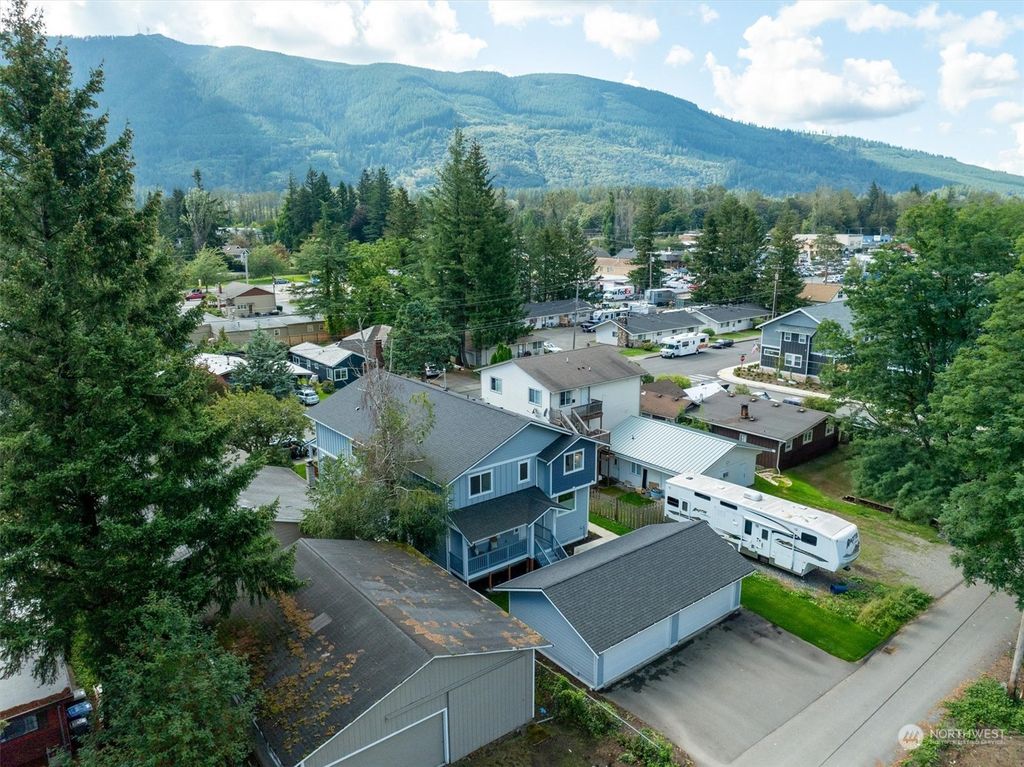 Photo of 324 E 2nd Street #B, North Bend, WA 98045 (MLS # 2296256)