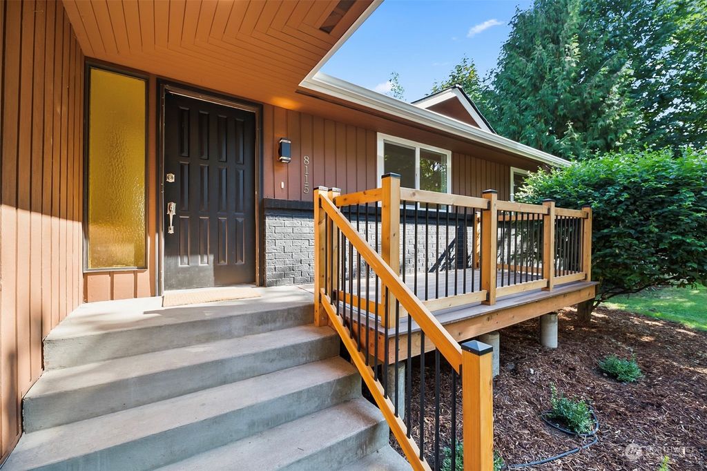 Photo of 8115 64th Street SE, Snohomish, WA 98290 (MLS # 2162829)