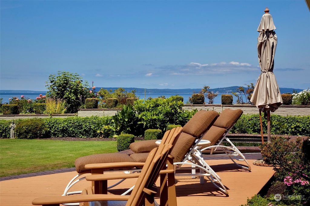 Photo of 101 Caspers Street, Edmonds, WA 98020 (MLS # 2178245)