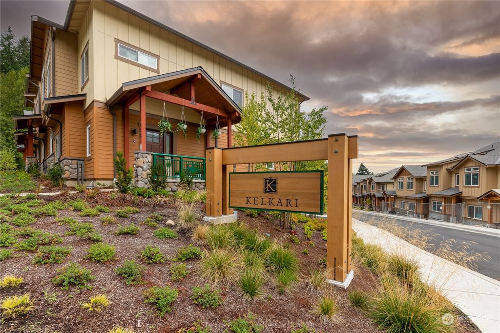 Photo of 1000 Cabin Creek Lane SW #C304, Issaquah, WA 98027 (MLS # 2078159)