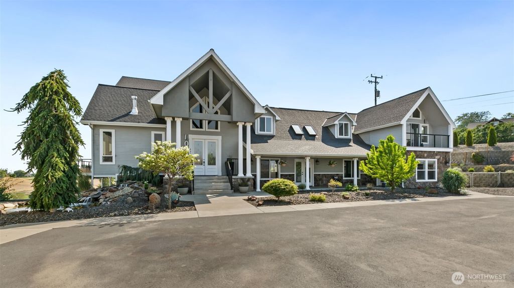 Photo of 921 Tibbing Road, Selah, WA 98942 (MLS # 2469414)