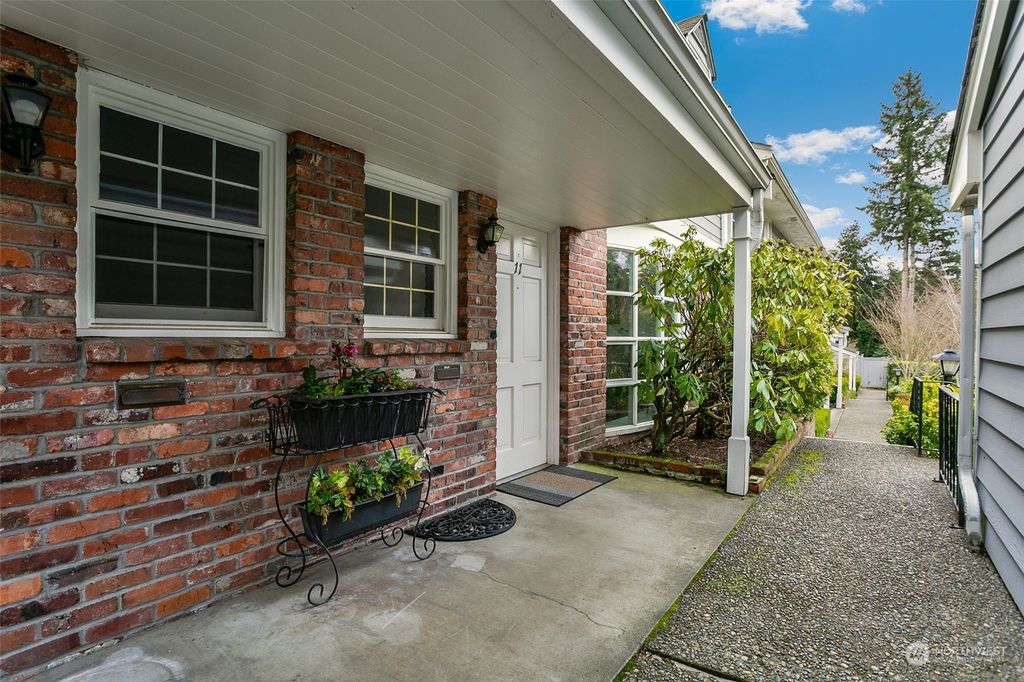 Photo of 1420 Bellevue Way SE #11, Bellevue, WA 98004 (MLS # 2041562)