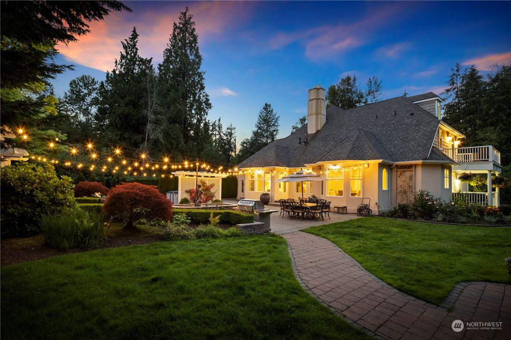 Photo of 11206 167th Court NE, Redmond, WA 98052 (MLS # 2253018)