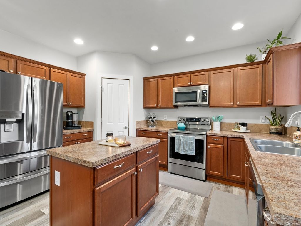 Photo of 6231 152nd Avenue NE, Lake Stevens, WA 98258 (MLS # 2039602)