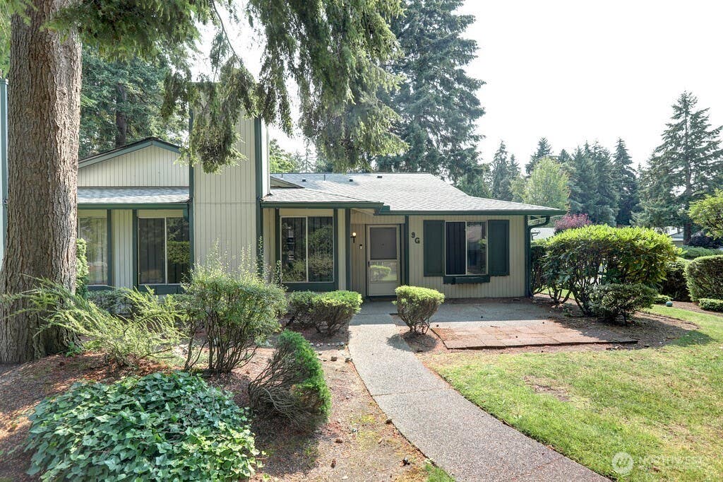 Photo of 533 S 323rd Place #9G, Federal Way, WA 98003 (MLS # 2567947)