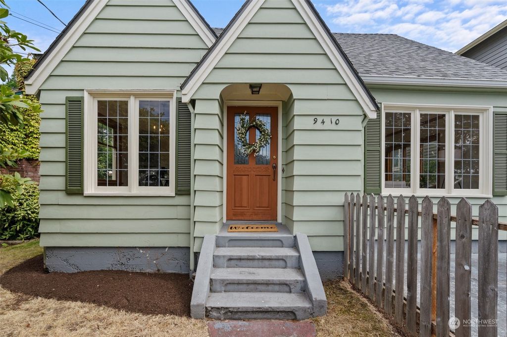 Photo of 9410 8th Avenue NE, Seattle, WA 98115 (MLS # 2274124)