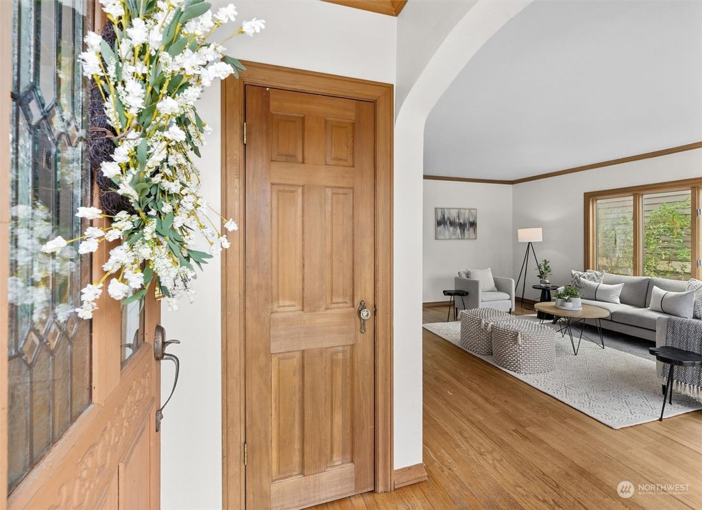 Photo of 9410 8th Avenue NE, Seattle, WA 98115 (MLS # 2274124)