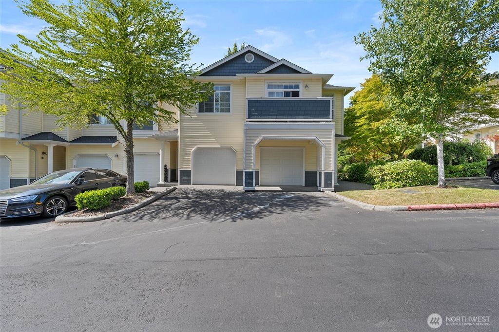 Photo of 1855 SE Trossachs Boulevard #2001, Sammamish, WA 98075 (MLS # 2391796)