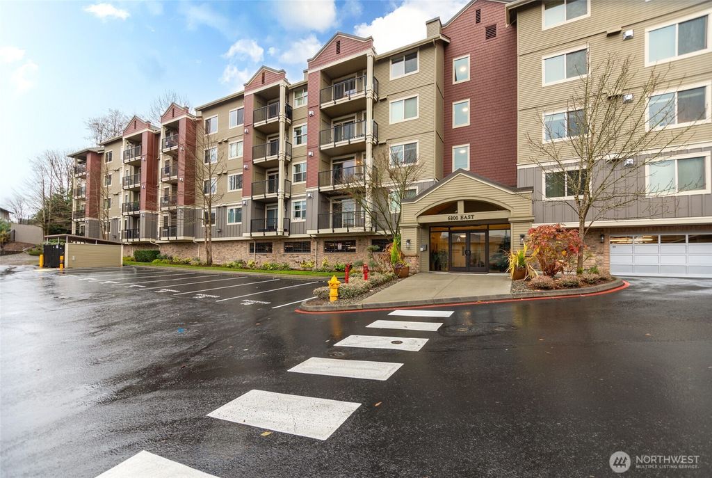 Photo of 6800 132nd Place SE #E203, Newcastle, WA 98059 (MLS # 2468233)