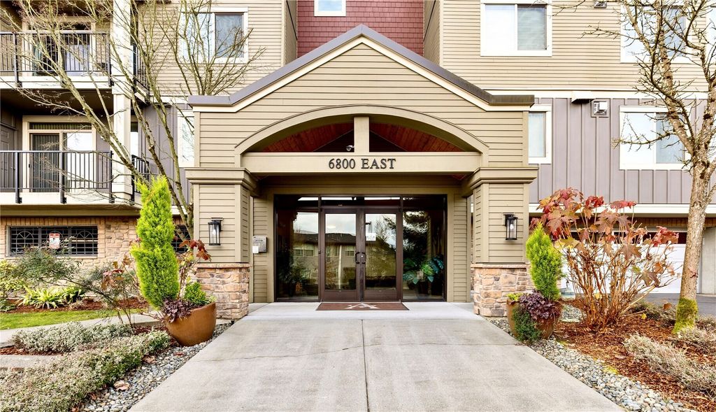 Photo of 6800 132nd Place SE #E203, Newcastle, WA 98059 (MLS # 2468233)