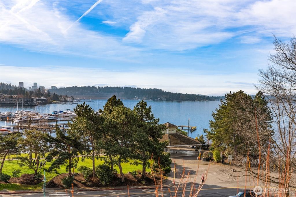 Photo of 210 Market Street #403, Kirkland, WA 98033 (MLS # 2339099)