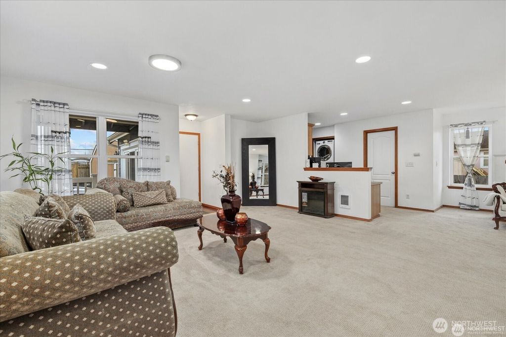 Photo of 128 Milwaukee Boulevard S, Algona, WA 98001 (MLS # 2409177)