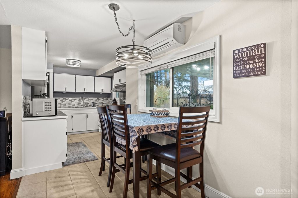 Photo of 703 22nd Street SE, Auburn, WA 98002 (MLS # 2485527)