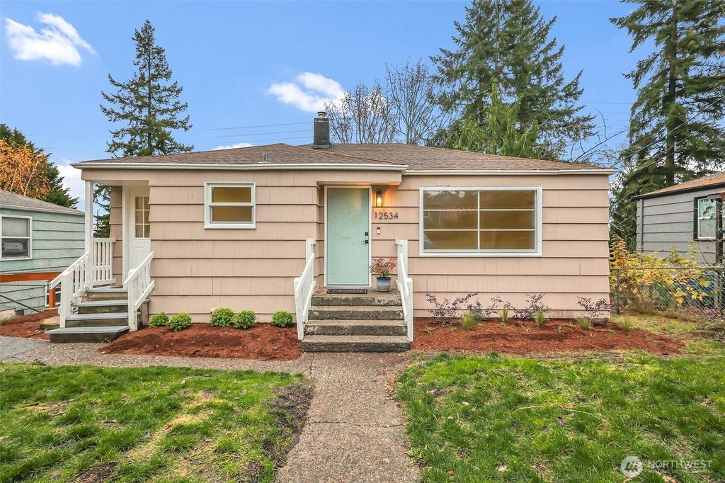 Photo of 12534 North Park Avenue N, Seattle, WA 98133 (MLS # 2460253)